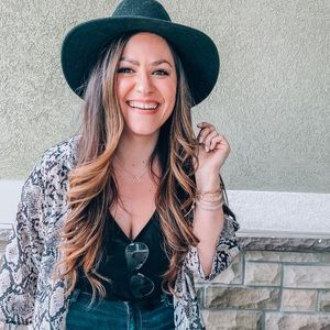 Meet your Posher, Taryn!